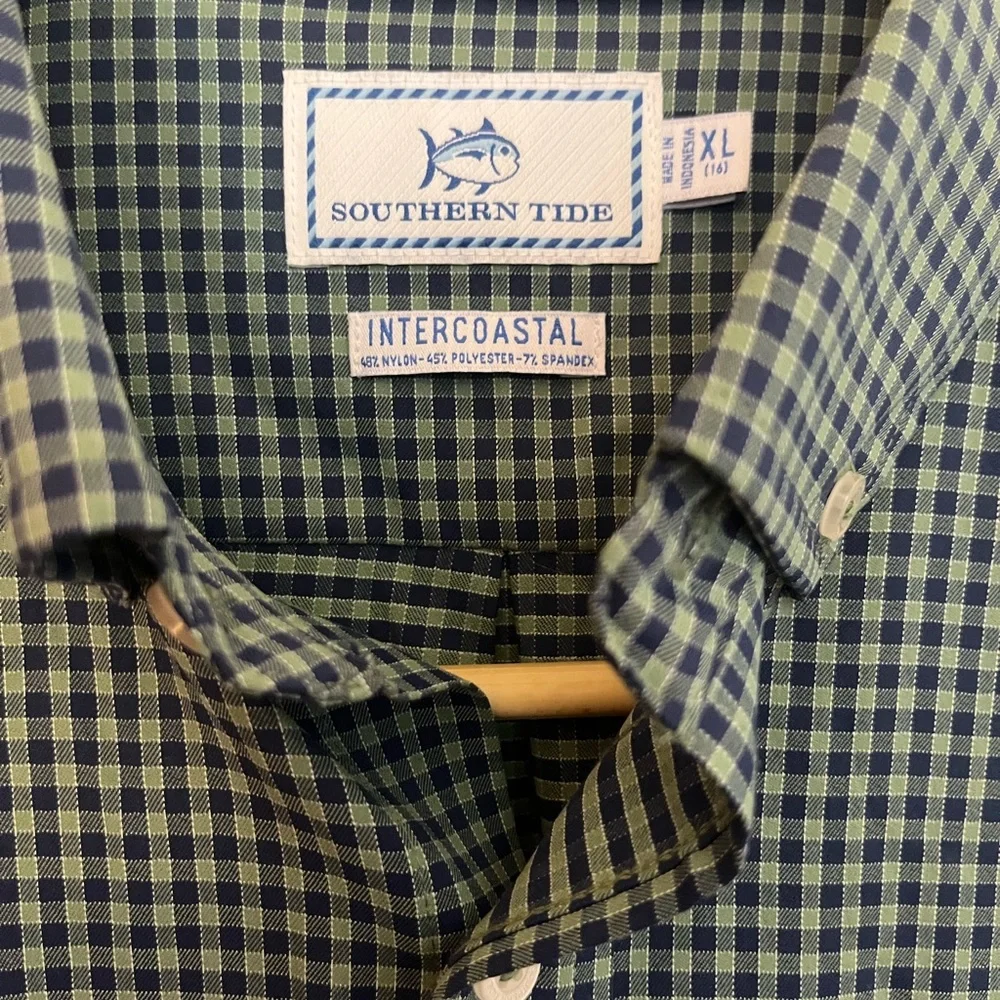 Southern Tide |‎ Intercoastal Plaid Button Short Size XL 16